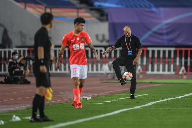 罗马诺：森林再提报价尝试引进吉瓦罗·雷德，总价2000万欧